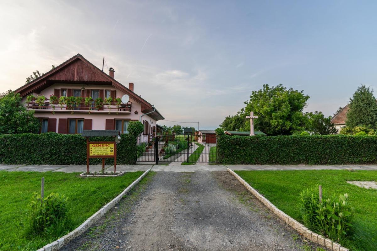 Отель Gemenc Vendeghaz Hercegszanto Экстерьер фото
